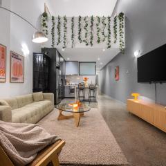 Luxury Melbourne City Loft with Outdoor Cinema