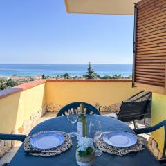 Stunning sea view -Wi-Fi and bbq 700m from the sea