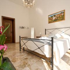 Vintage House - 2 Minutes Walk From Central Station