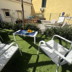 MARILISE - La maison blue private garden & terrace