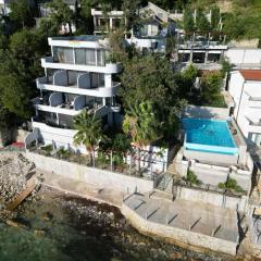 ALOHA Beach front Vacation Rental