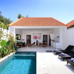 Gorgeous 2 Bed Pool Villa, Walk To Seminyak Beach