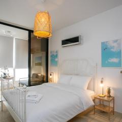 Palmove Makenzy Ria Studio