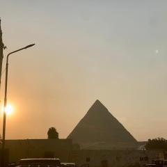 Tut Pyramids
