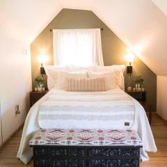 The Gate House Cozy Route 66 Cabin In Edmond