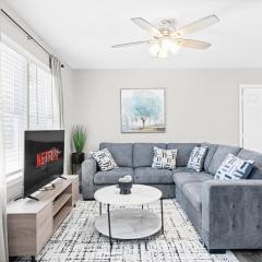 Sleek 3 BR home with self check in Private!