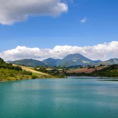 Colle Sul Lago