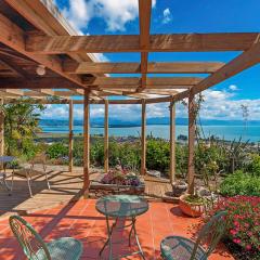 BeachView Retreat - Stunning Views over the Bay!