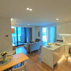 MHYL Mel Central 3b2b Private Apt - Lighthouse
