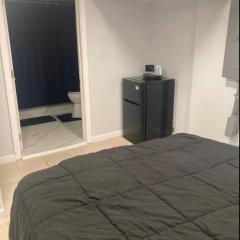 Cozy bedroom with en-suite bathroom