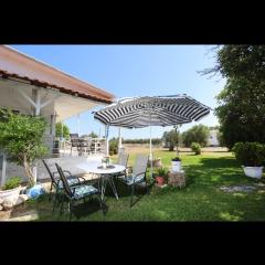 Family House - Παραθεριστικό Κατάλυμα