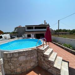 Charming home with pool in Barbariga