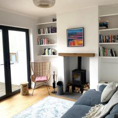 Stylish Home with 4 bedrooms, Logburner, Garden, nr Beach, Deal Castle