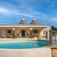 Trullo in central Valle d'Itria with pool