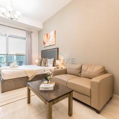 City View Studio Minutes to Burj Khalifa, Elite Business Bay Residence by Deluxe Holiday Homes