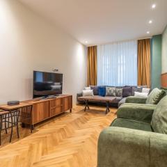 Elegant & Stylish 2-Bedroom Apartment