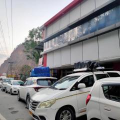 Jai Badri Vishal Hotel and Restaurant, Pipalkoti
