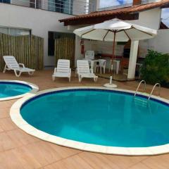 Apto completo a 5 minutos praia Taperapuan, com ar condicionado, piscina e churrasqueira