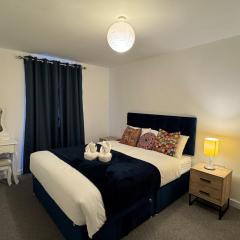 town centre 3, 1st floor, king bed entire flat