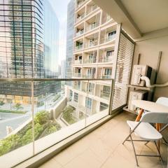 Elegant BGC Condo Across Mitsukoshi Mall #upt27p