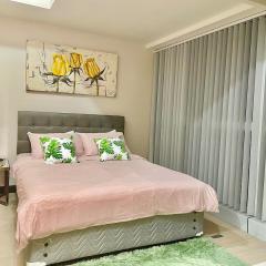 Prime BGC Condo Near Grand Hyatt #upt131q