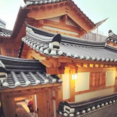 Numaru Stay - Luxury Private Hanoks in Seochon, Seoul