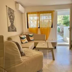 2' from Beach Cozy & Renovated Maisonette