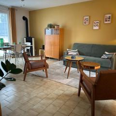 Maison Seventies climatisée, parking privé