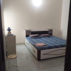 Family Flat 2BHK Near Kashi Vishwanath Mandir