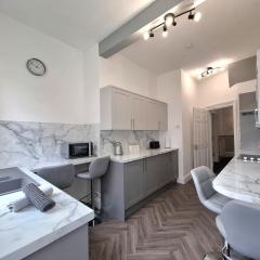 Central Luxury Town House
