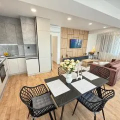 RentNow Large and Cozy Apartment in the Center, Parking
