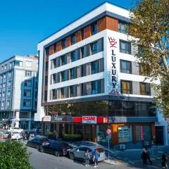 Luxury Life Suites