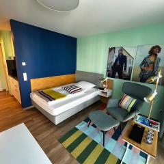 NINO-Boardinghouse 12 - ruth's apartment
