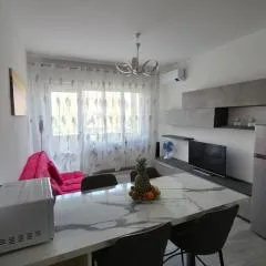 Appartamento Lido di Fermo vista mare, a 50m dalla spiaggia, 1 piano ascensore