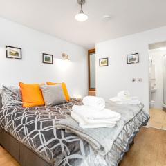 Chunal Apartment Central Glossop