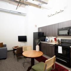 Cream City 2BR Apt - Just 3 Blocks to Fiserv with Gym and Parking