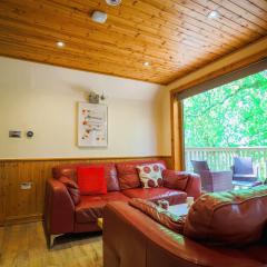 Fern Gully Lodge with Hot Tub - Spa Resort - Devon