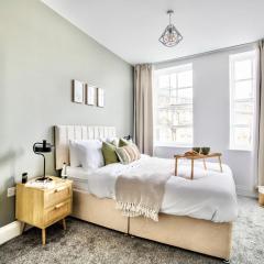 The Yorkshire Crown - Luxury Apartment - FREE PARKING Nearby