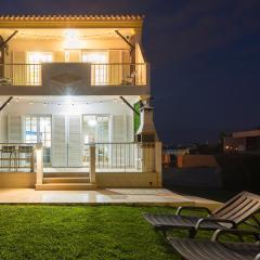 Villa Summertime - Private Jacuzzi and bikes, beach 800m