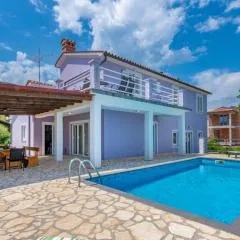 Villa Sandra, a beautiful villa with sea view and a pool