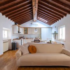 Central Romantic attic in Verona city center