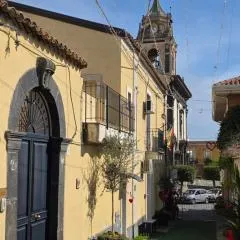 Esclusivo Cortile Duca D'Aosta ai piedi dell'ETNA