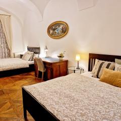 Marina Old Town Apartment with 1 free parking offsite