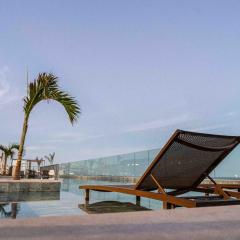 Beautiful Studio Apartment with City & Beach View