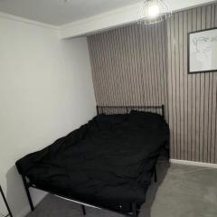F&Z ROOM,next to Gloucester Royal Hospital 2 minutes walk away