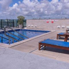 Flats 350m da praia de Boa Viagem com café da manhã