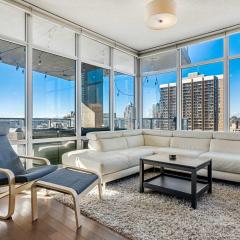 Urban Oasis - 2BR Condo Downtown Large Balcony