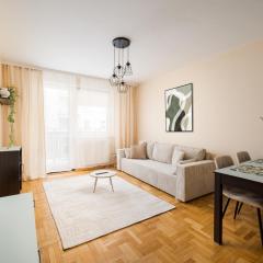 National Stadium Cozy Retreat Apartment by BookingHost