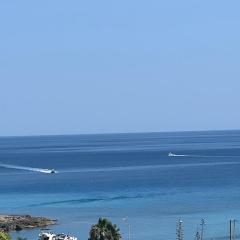 CASA di PIETRO sulla BAIA