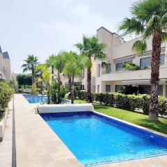 PMT01 - Modern, luxury with heated pool